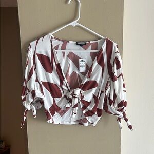 Express Women's Brown and White Patterned Blouse and pants set.